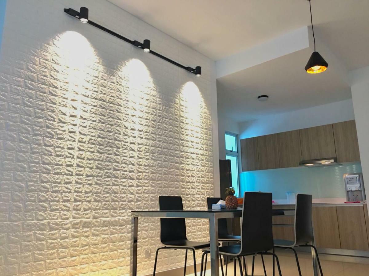 Meridin Bayvue Serviced Apt Kampong Kuala Masai Kültér fotó