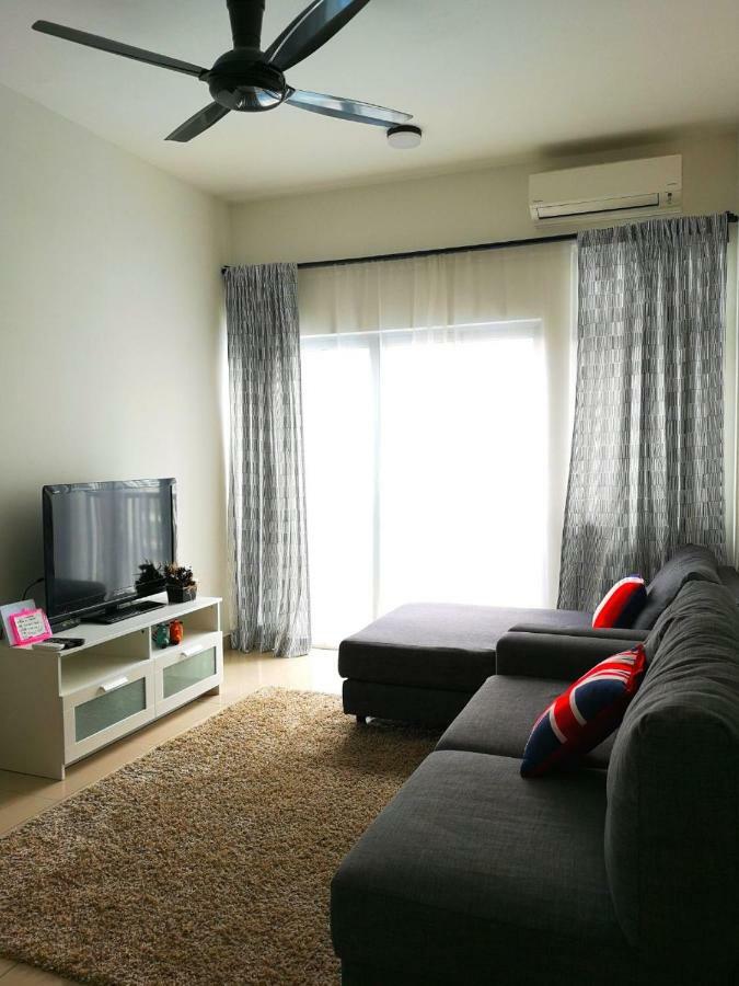 Meridin Bayvue Serviced Apt Kampong Kuala Masai Kültér fotó